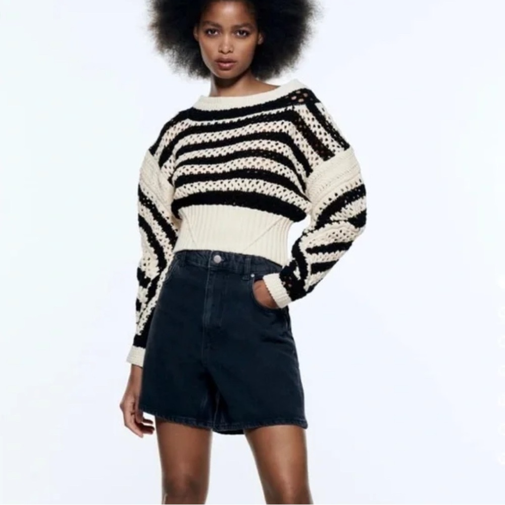ZARA Black & Ecru Limited Edition Striped Sweater Jumper Size Large Gently Used